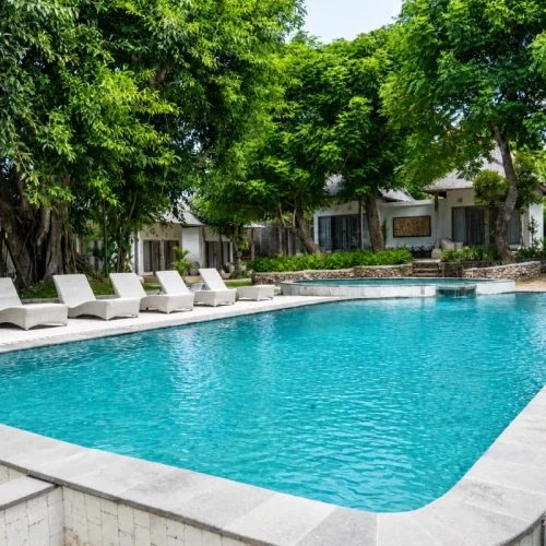 outdoor-pool